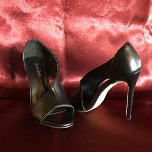 Queen Shoes by Joy, Black Stilettos, Size US 7.5